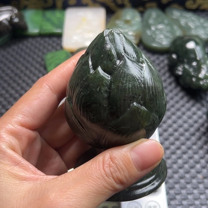 未镶嵌和田玉把件