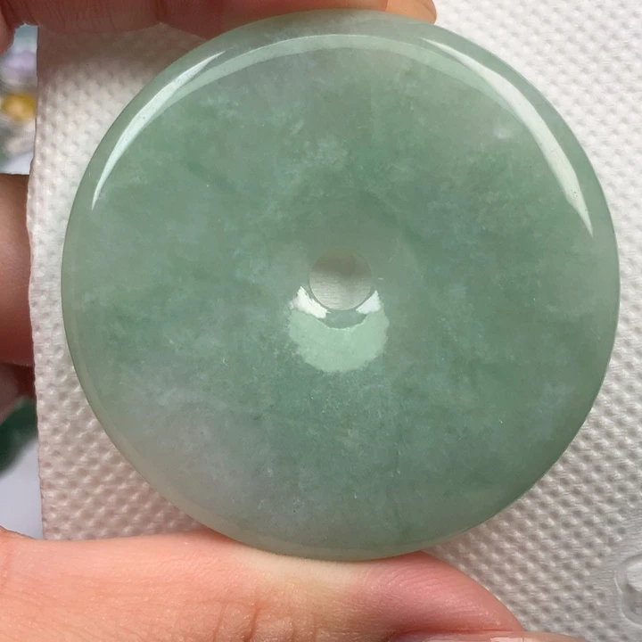 翡翠未镶嵌项圈翡翠