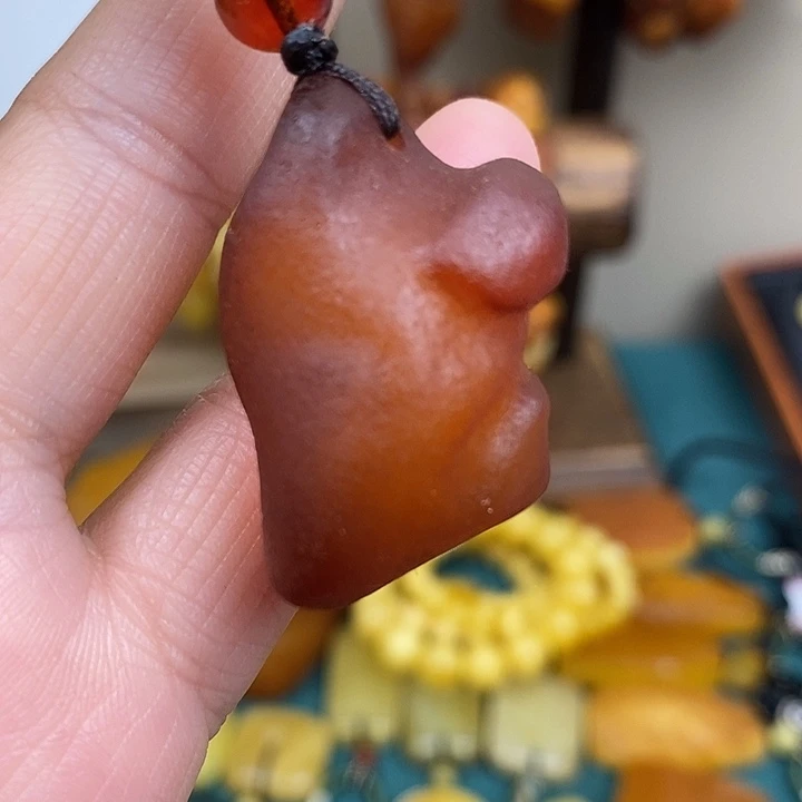 蜜蜡未镶嵌裸石吊坠