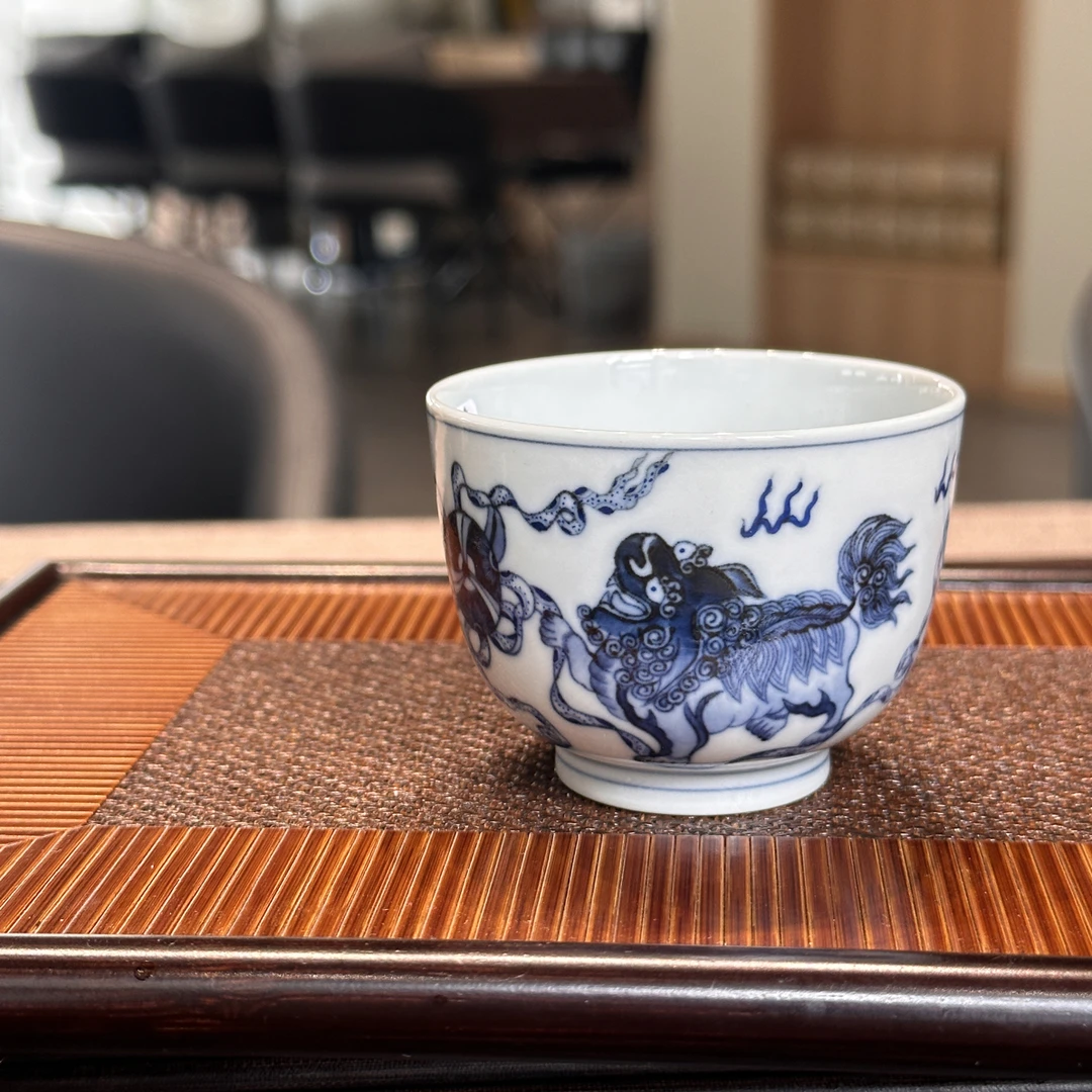 小楼听雨手绘双狮主人杯