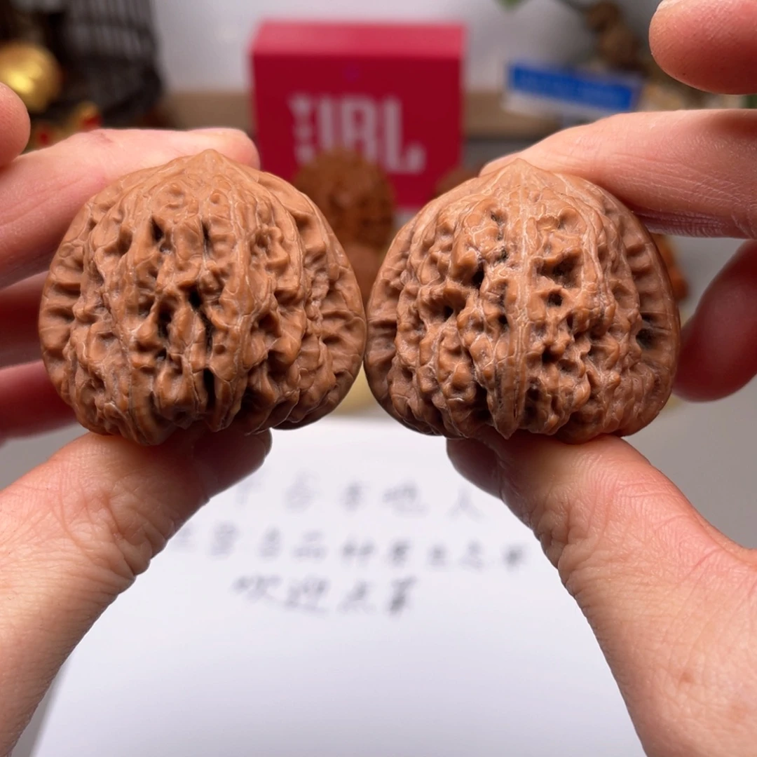 文玩核桃吊坠平谷凹底