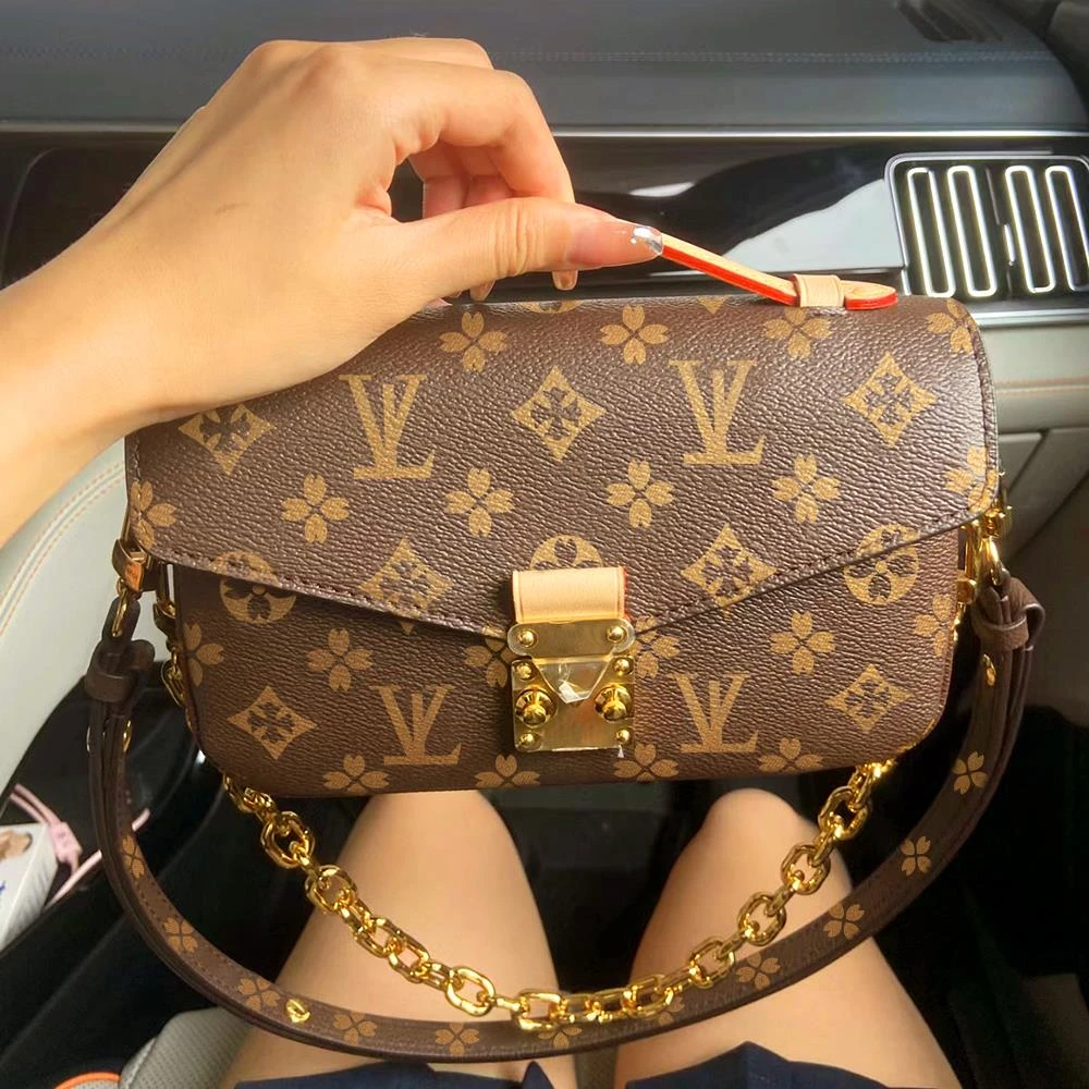 香港品牌2025气质休闲新款气质中古包女包现货洋气手提斜挎包老花