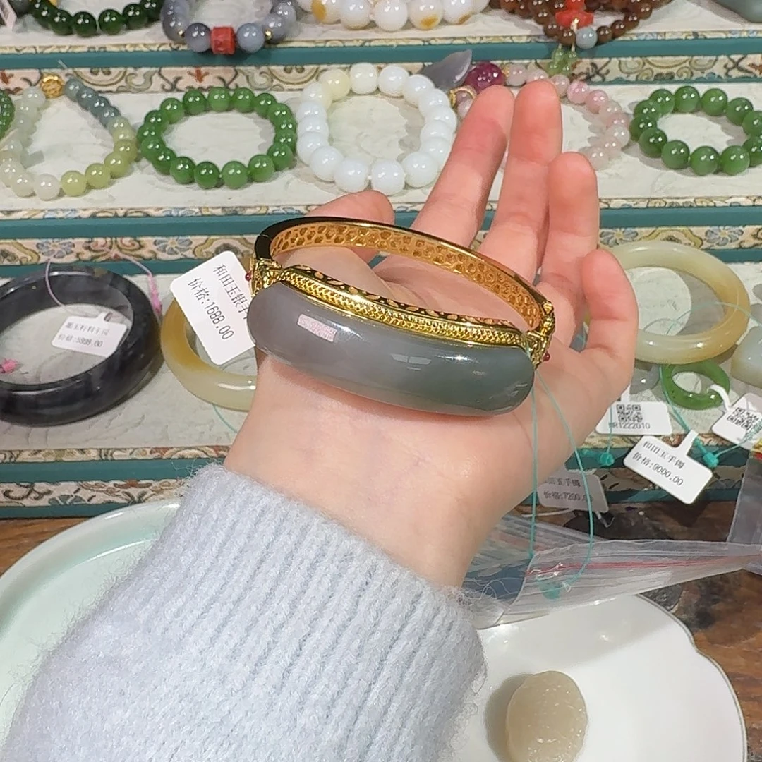 亨***宝和田玉银S925镶嵌手链