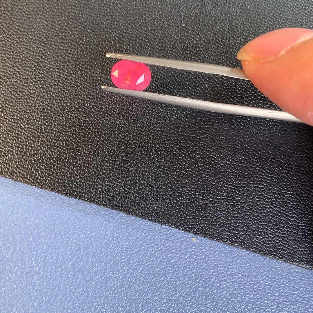 裸石未镶嵌尖晶石1.04 无烧 天鹅绒