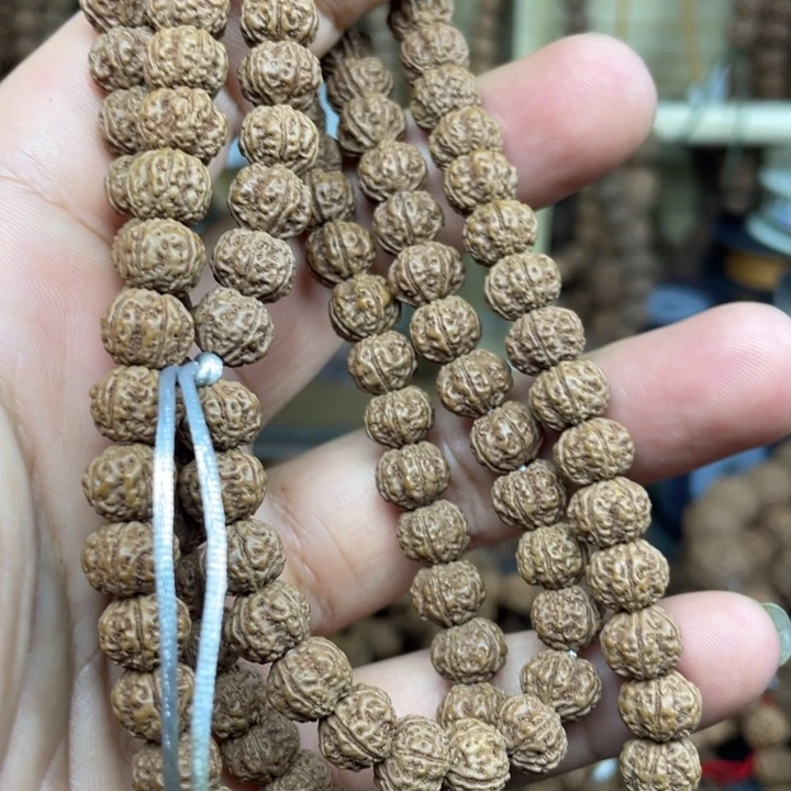 金刚菩提吊坠老树凹底梅花尺寸9+保手持