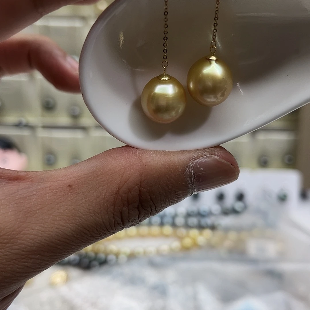 18K金镶嵌耳饰海水珍珠