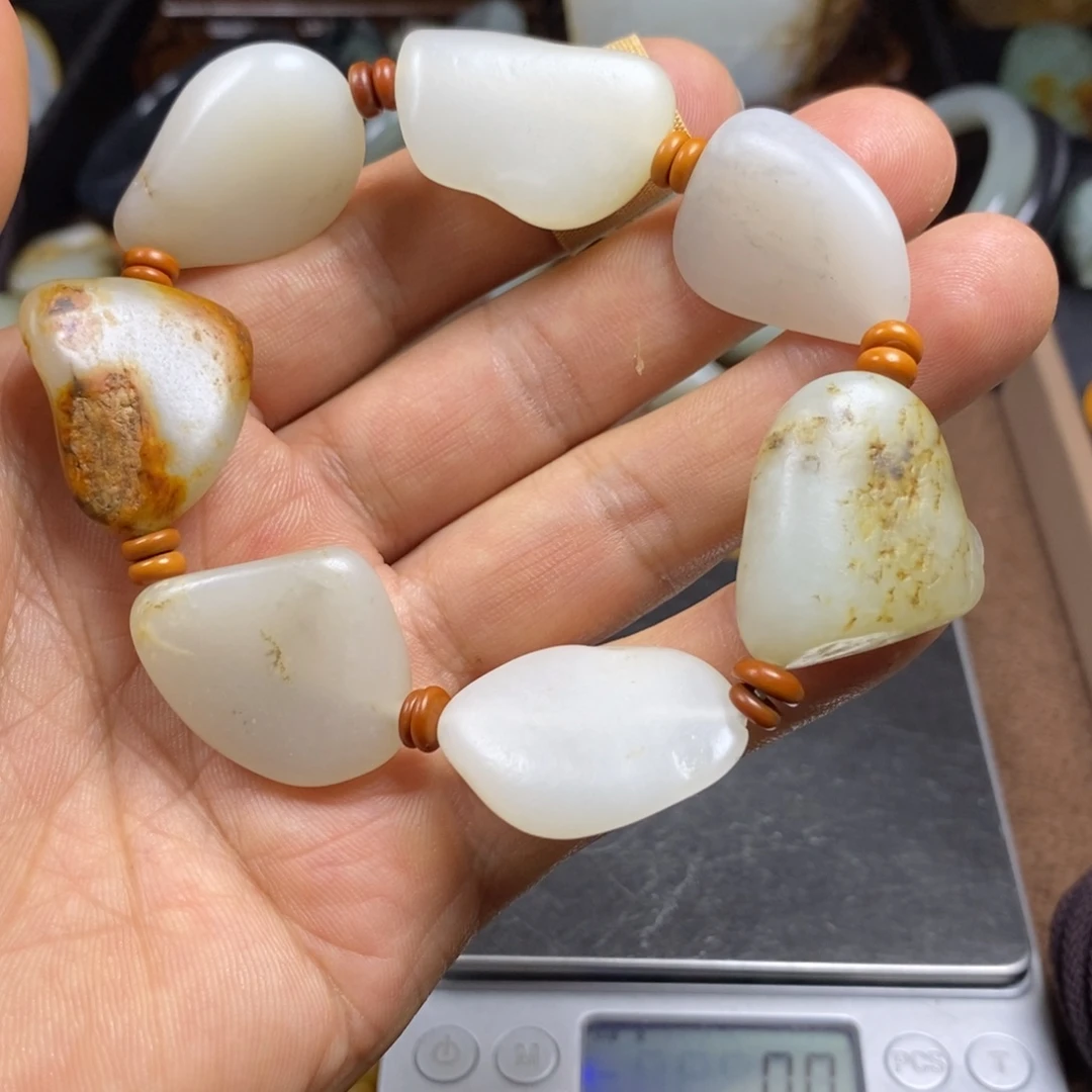 红***掌未镶嵌和田玉把件