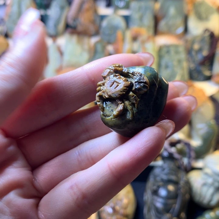 岫岩河磨玉（透闪石质玉）手链未镶嵌