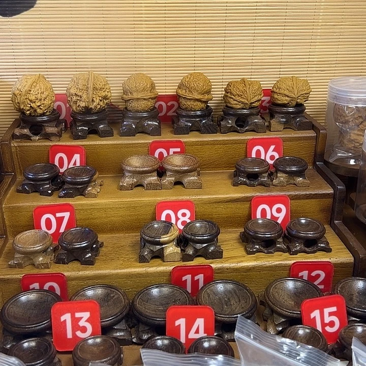 ****然文玩核桃把件核桃