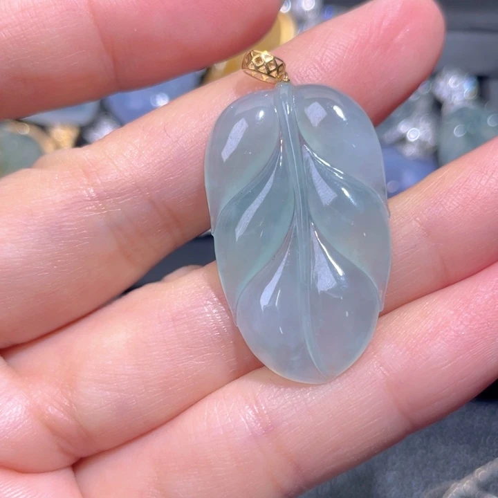 颈饰18K金镶嵌翡翠翡翠