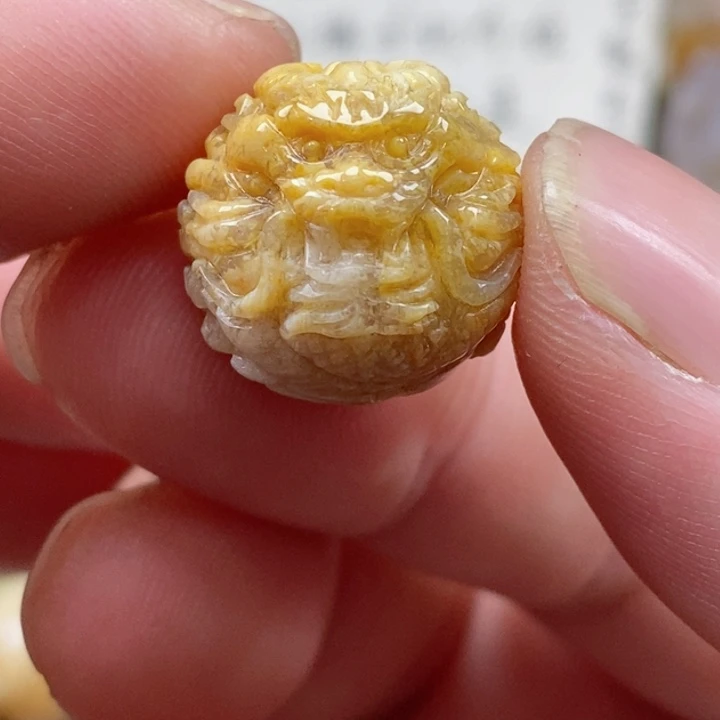颈饰未镶嵌硅化珊瑚（珊瑚玉）通孔