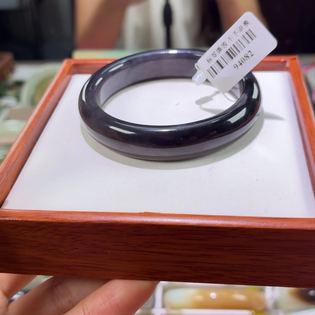好****和田玉手镯未镶嵌29 49 50