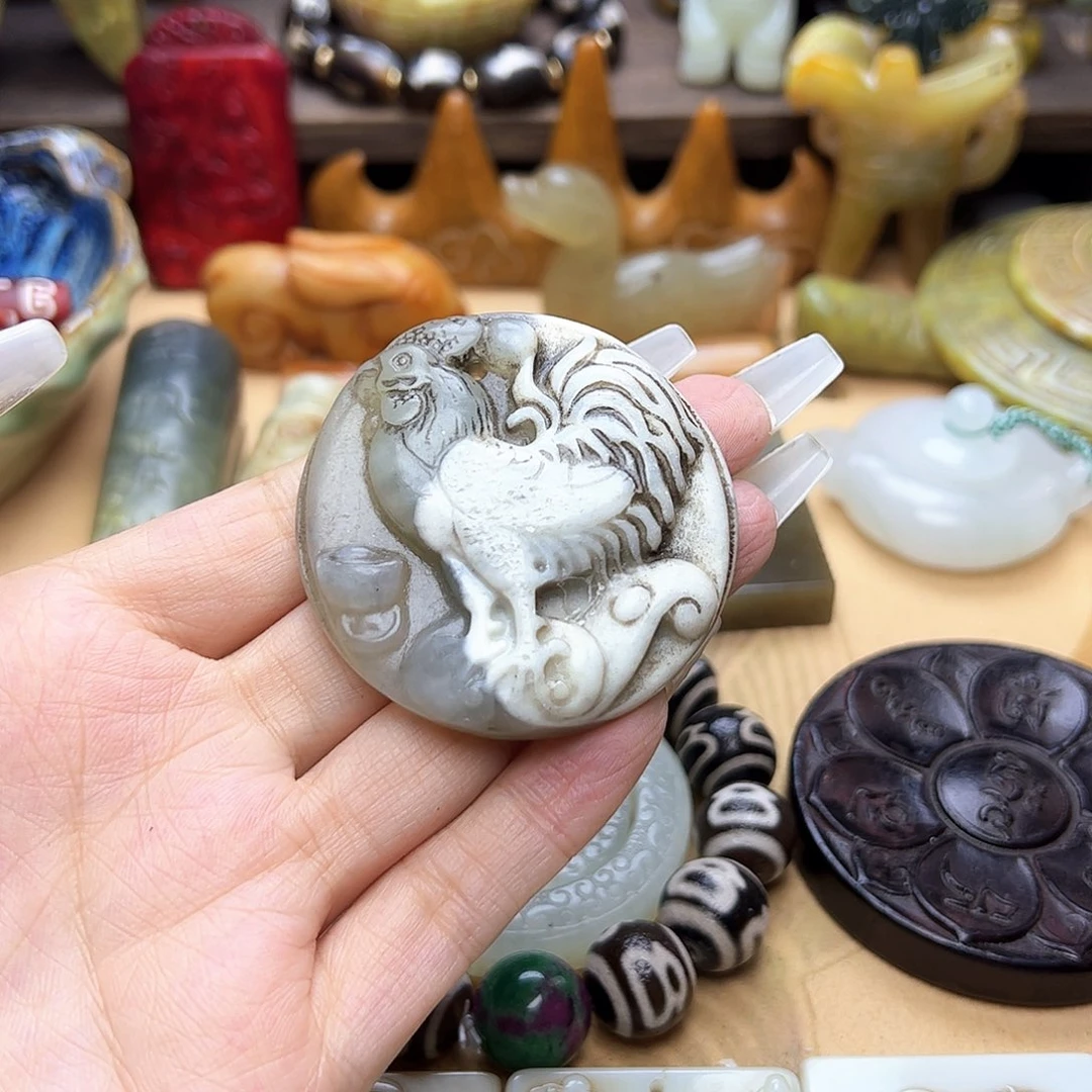 蛇纹石玉未镶嵌颈饰