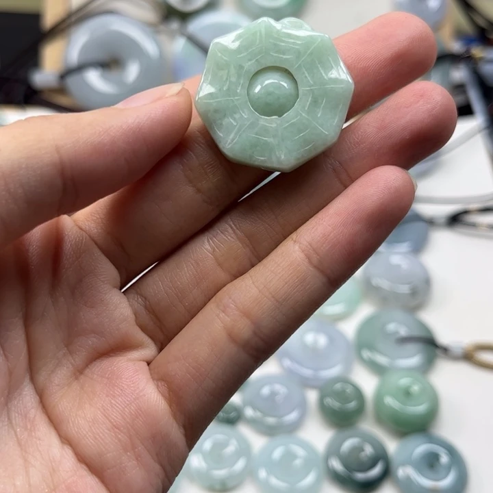 红***妈翡翠未镶嵌颈饰天然翡翠Ａ货