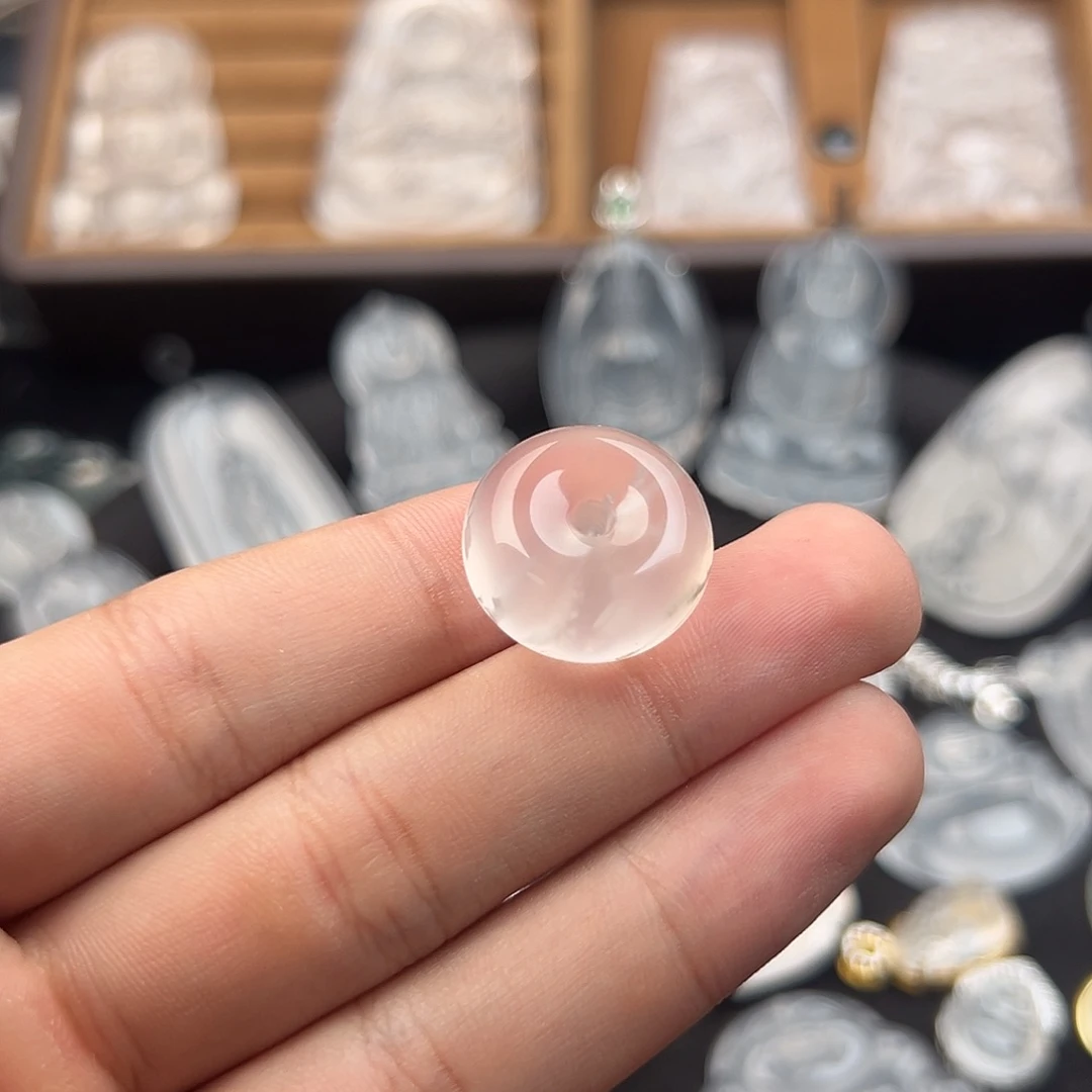 石英质玉未镶嵌颈饰面包平安扣