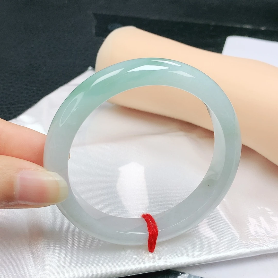翡翠手镯未镶嵌正