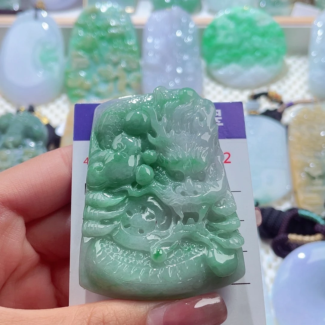 颈饰未镶嵌翡翠龙