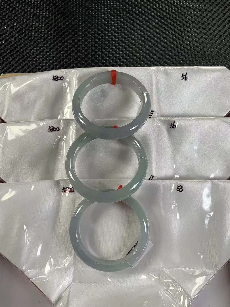 翡翠A货手镯1多样性发货，发一件