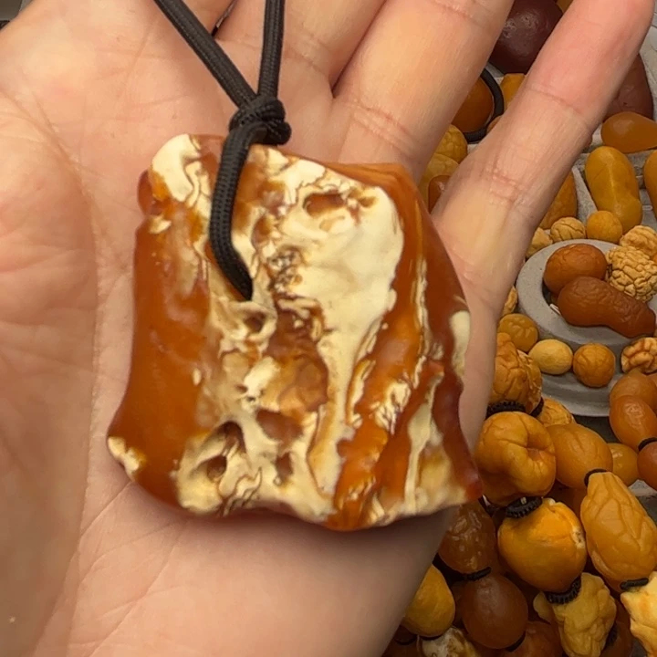 琥珀未镶嵌裸石天然蜜蜡手串