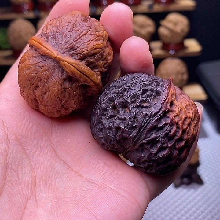 文玩核桃吊坠七彩元宝35