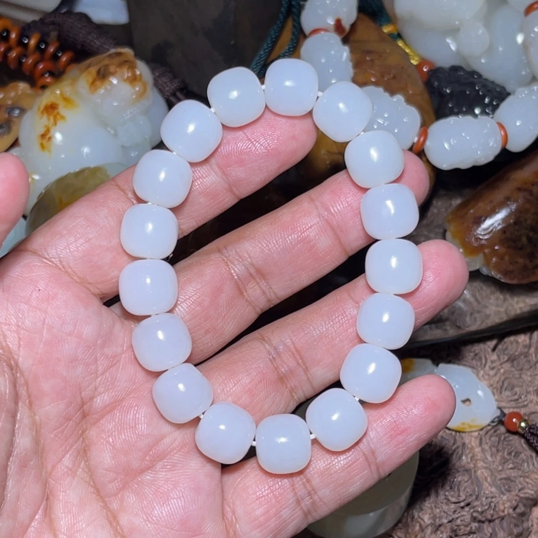 和田玉未镶嵌车挂