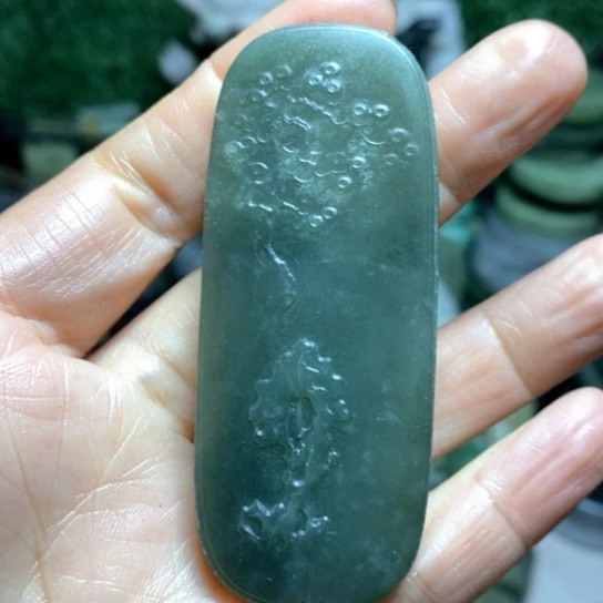 未镶嵌和田玉（糖玉）珠宝半成品