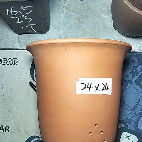红泥特大金钟一个