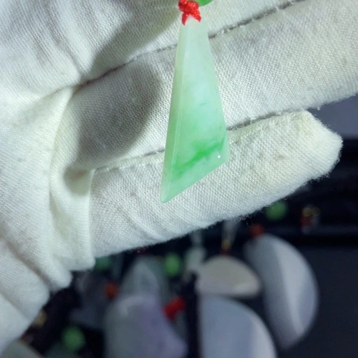 翡翠未镶嵌挂件片料