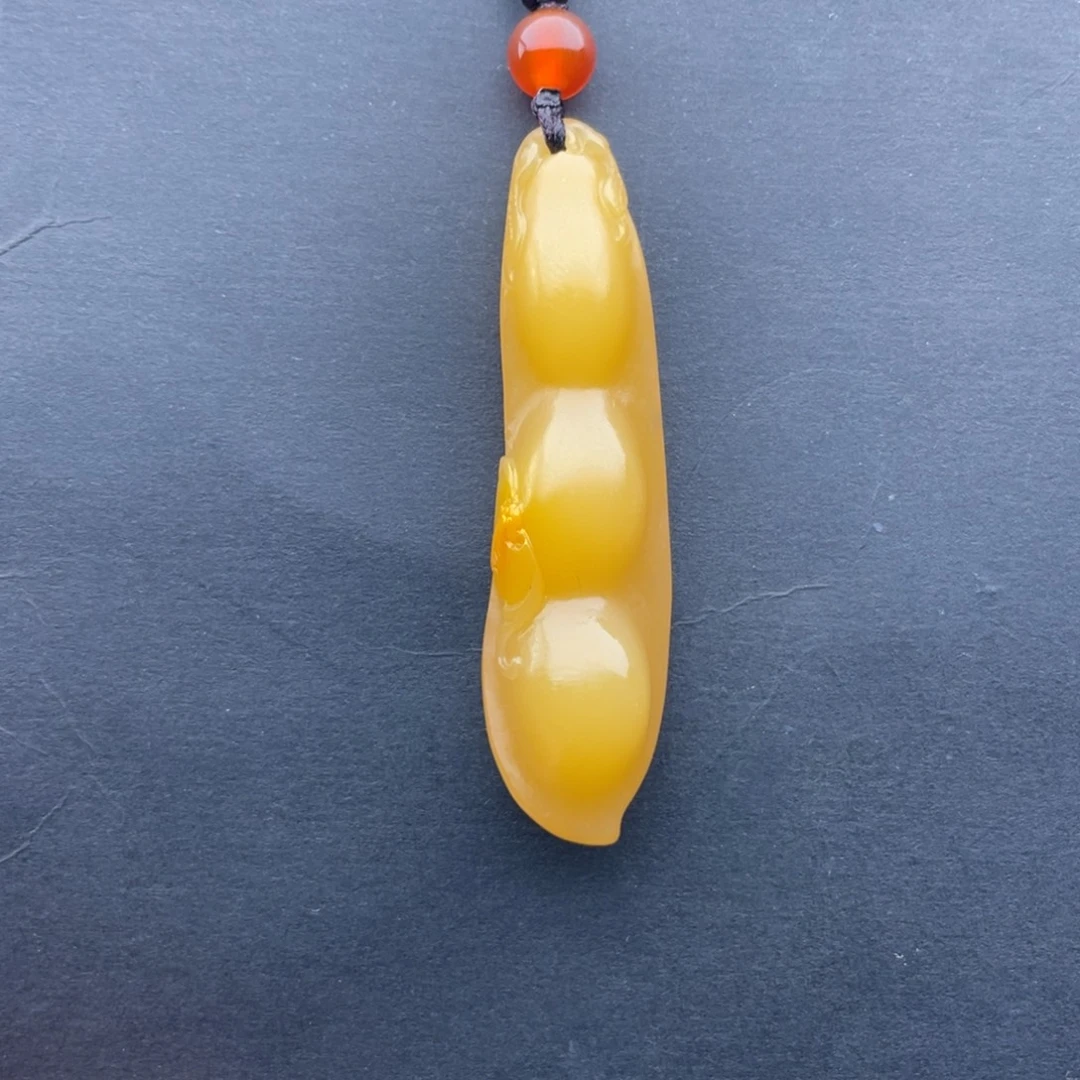 *****石英质玉未镶嵌黄蜡石挂件