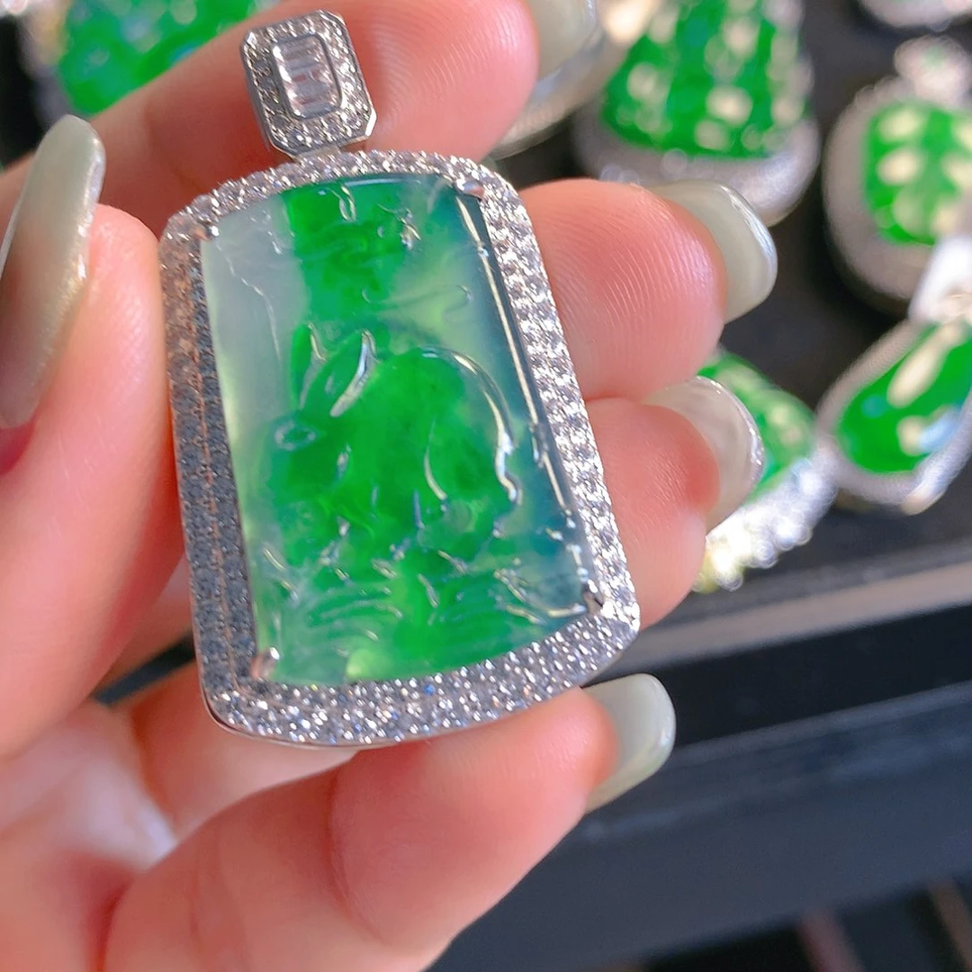 翡翠颈饰银S925镶嵌翡翠