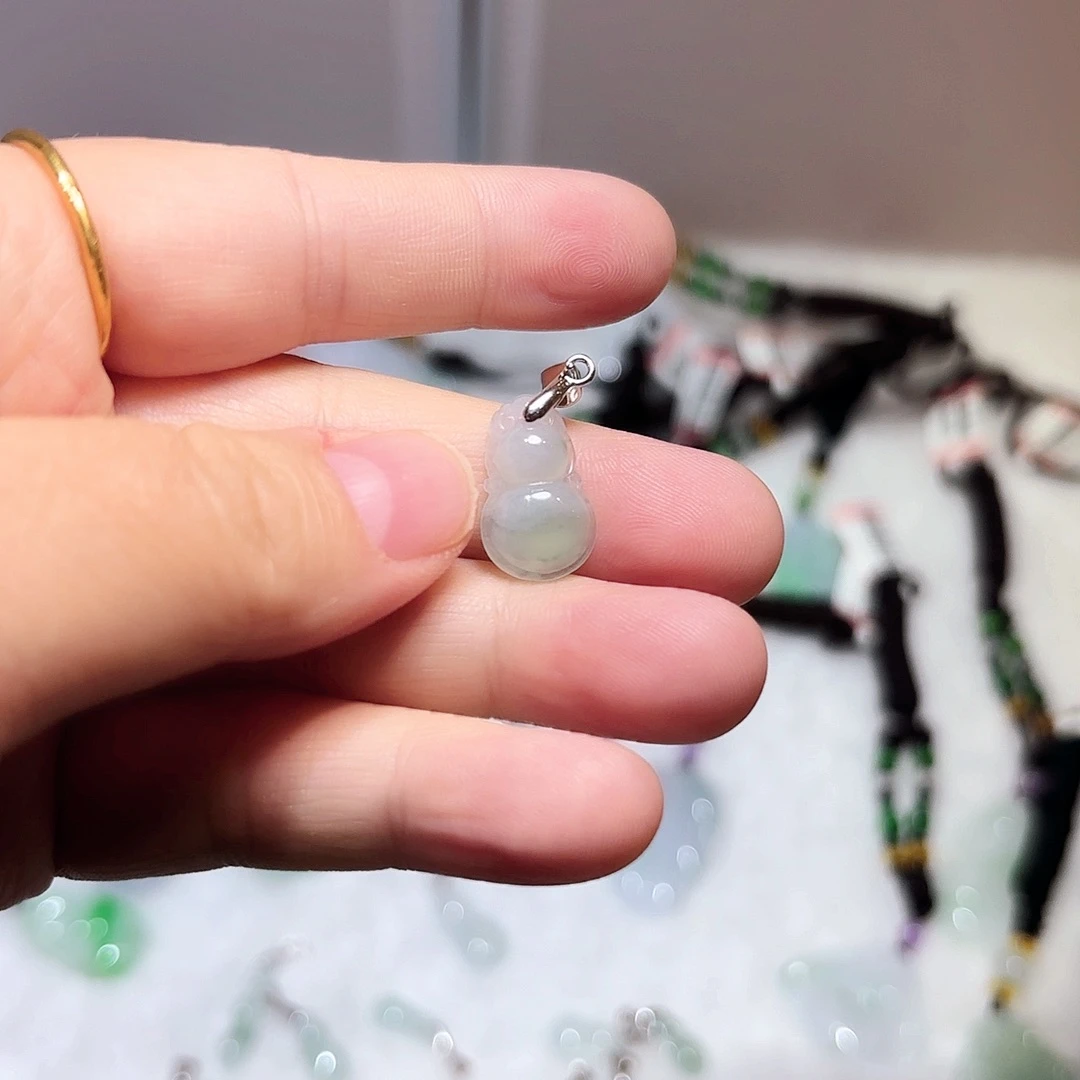 翡翠未镶嵌颈饰A货翡翠镶嵌劲饰