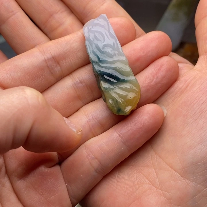 *****翡翠未镶嵌颈饰天然