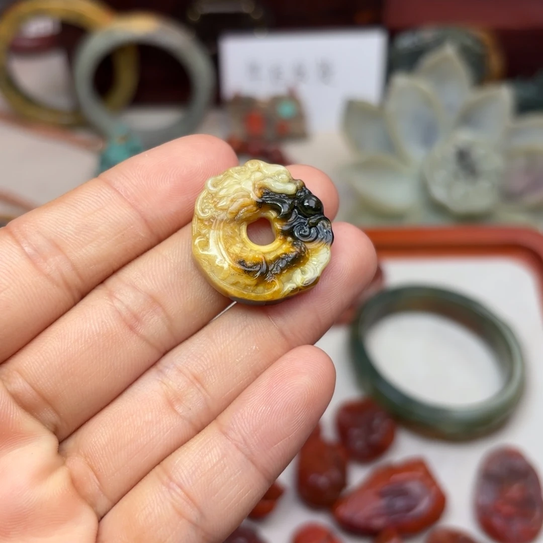 岫岩河磨玉（透闪石质玉）颈饰未镶嵌