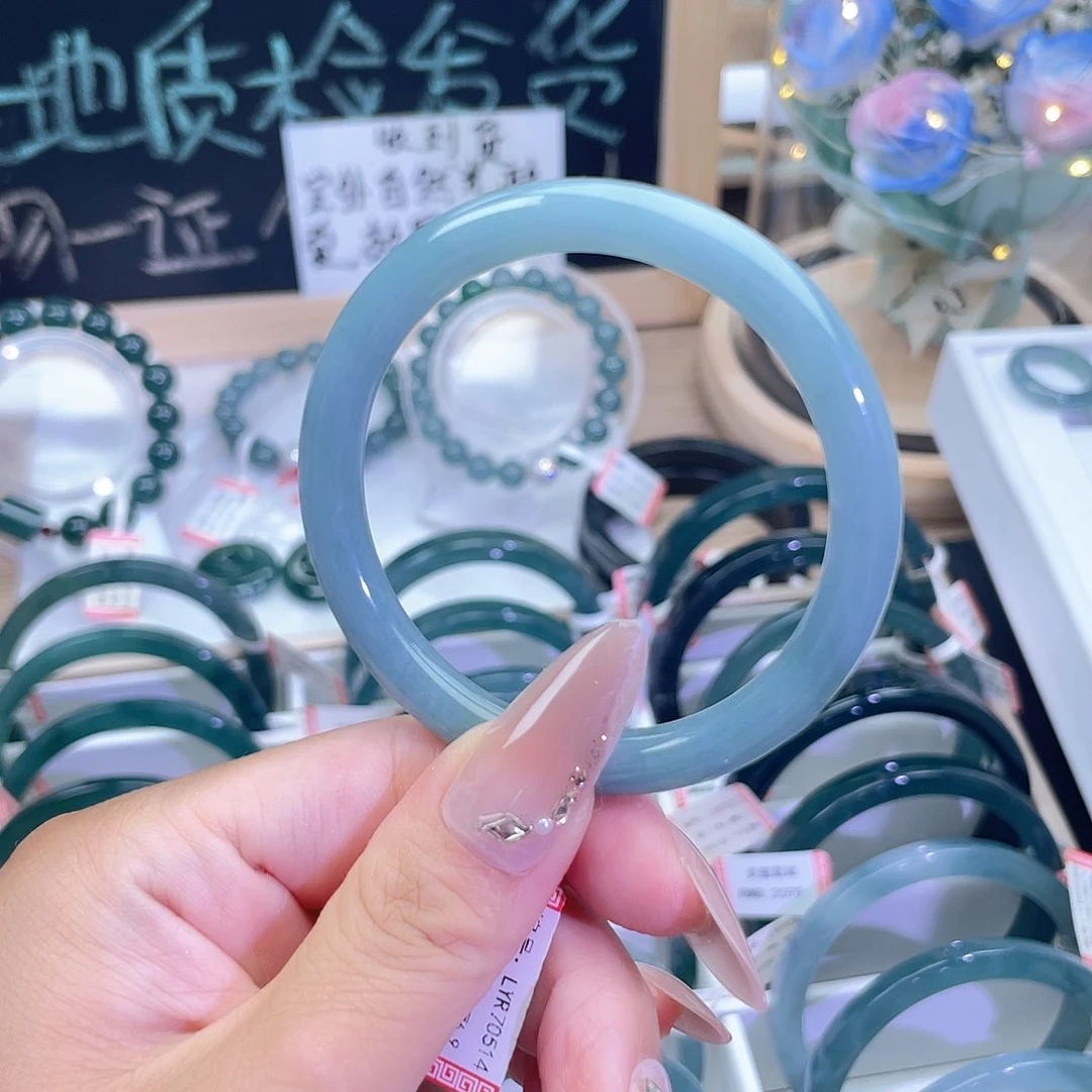 翡翠手镯未镶嵌49-50圈美人条