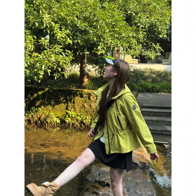 NANJIE/楠姐【探路者】户外三防连帽收腰百搭冲锋衣女款XNS6602