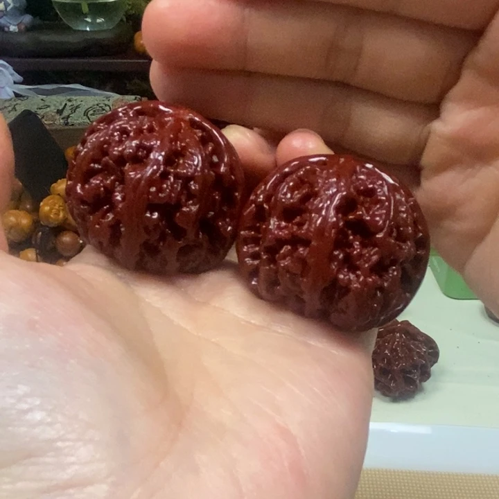 文玩核桃吊坠粗筋