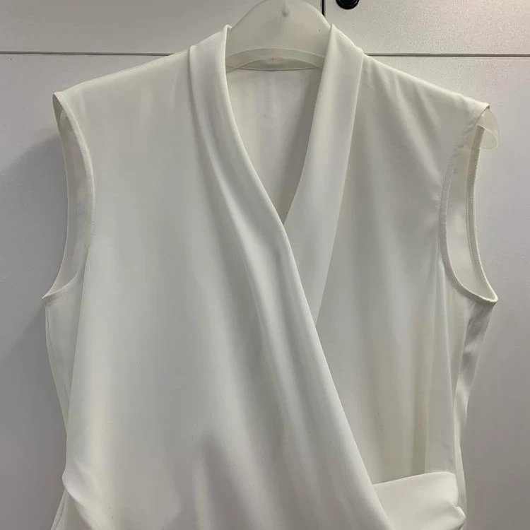 【专柜同款】朗姿衬衣宽松v领无袖上衣白色
