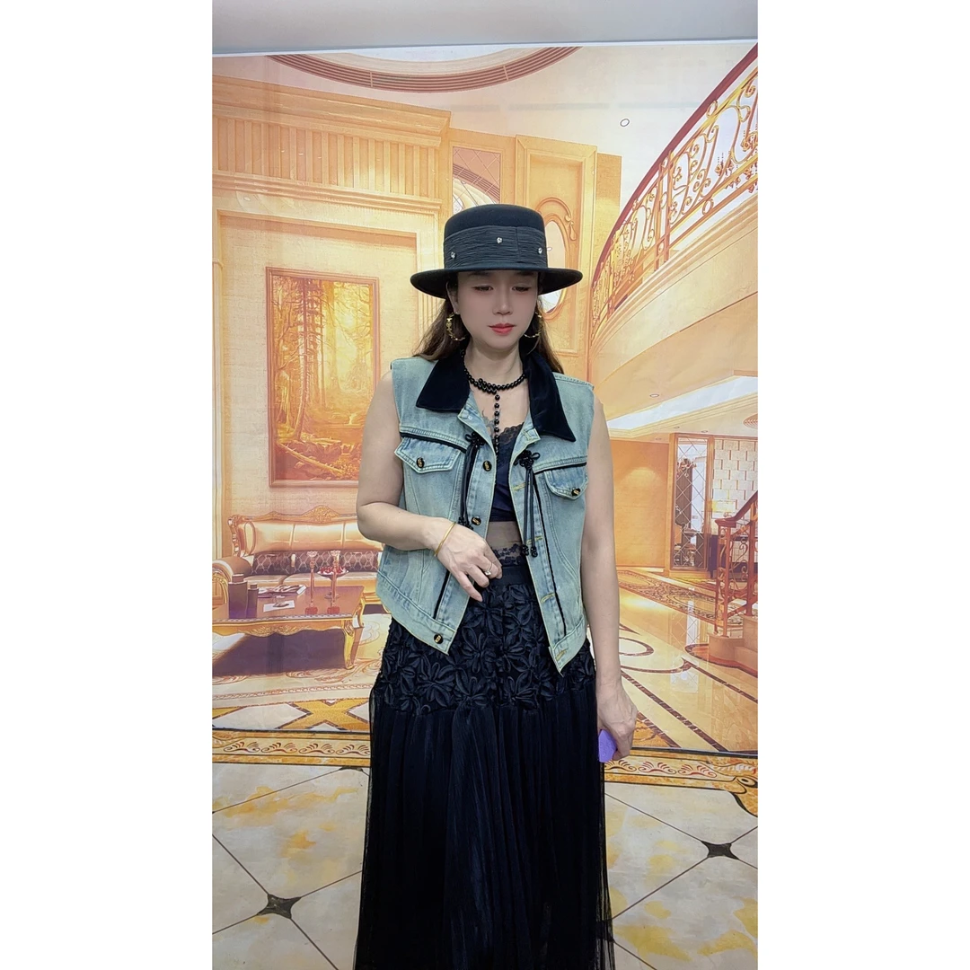 3153新中式复古撞色Polo领牛仔马甲女夏季设计感盘扣无袖坎肩