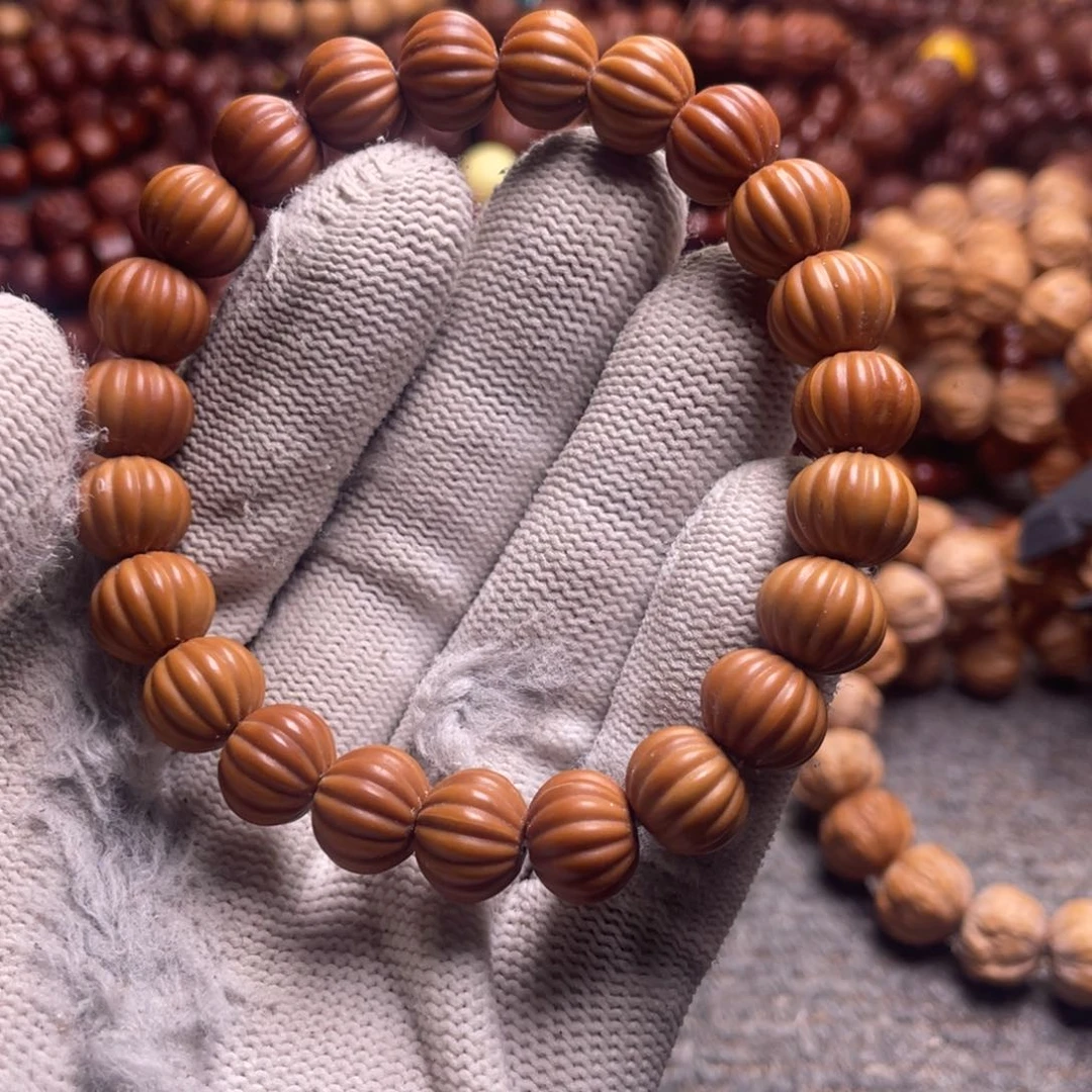 手串猴头核桃11左右瓜珠。 泛油款