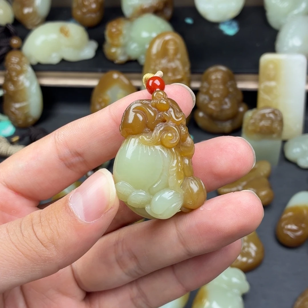 和田玉（糖玉）未镶嵌颈饰