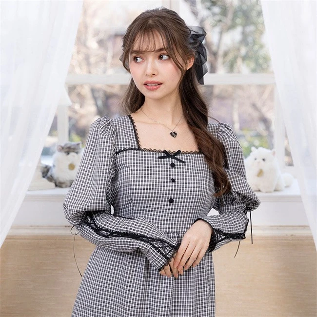 剪标拆标日单~复古气质连衣裙方领泡泡袖可爱甜美长裙收腰连衣裙