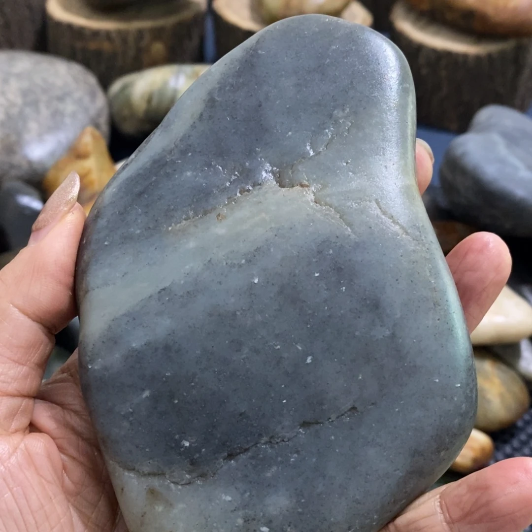 未镶嵌和田玉摆件老**?