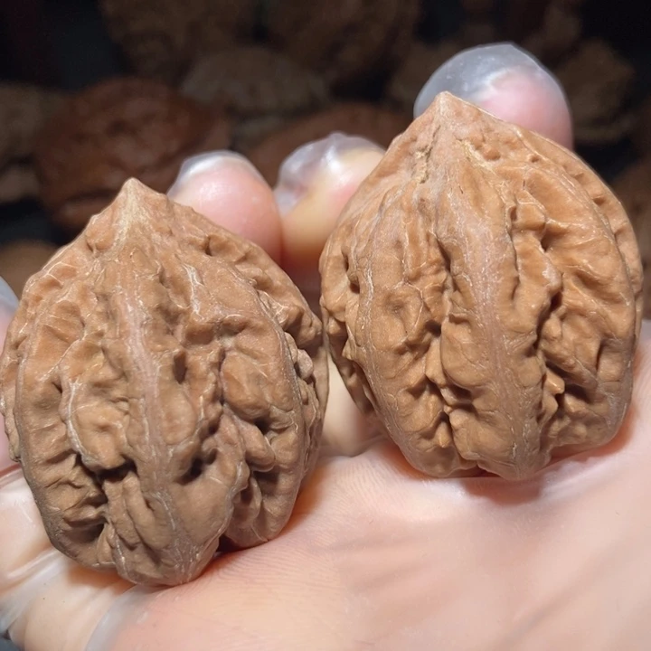 文玩核桃把件东北楸子小雪84