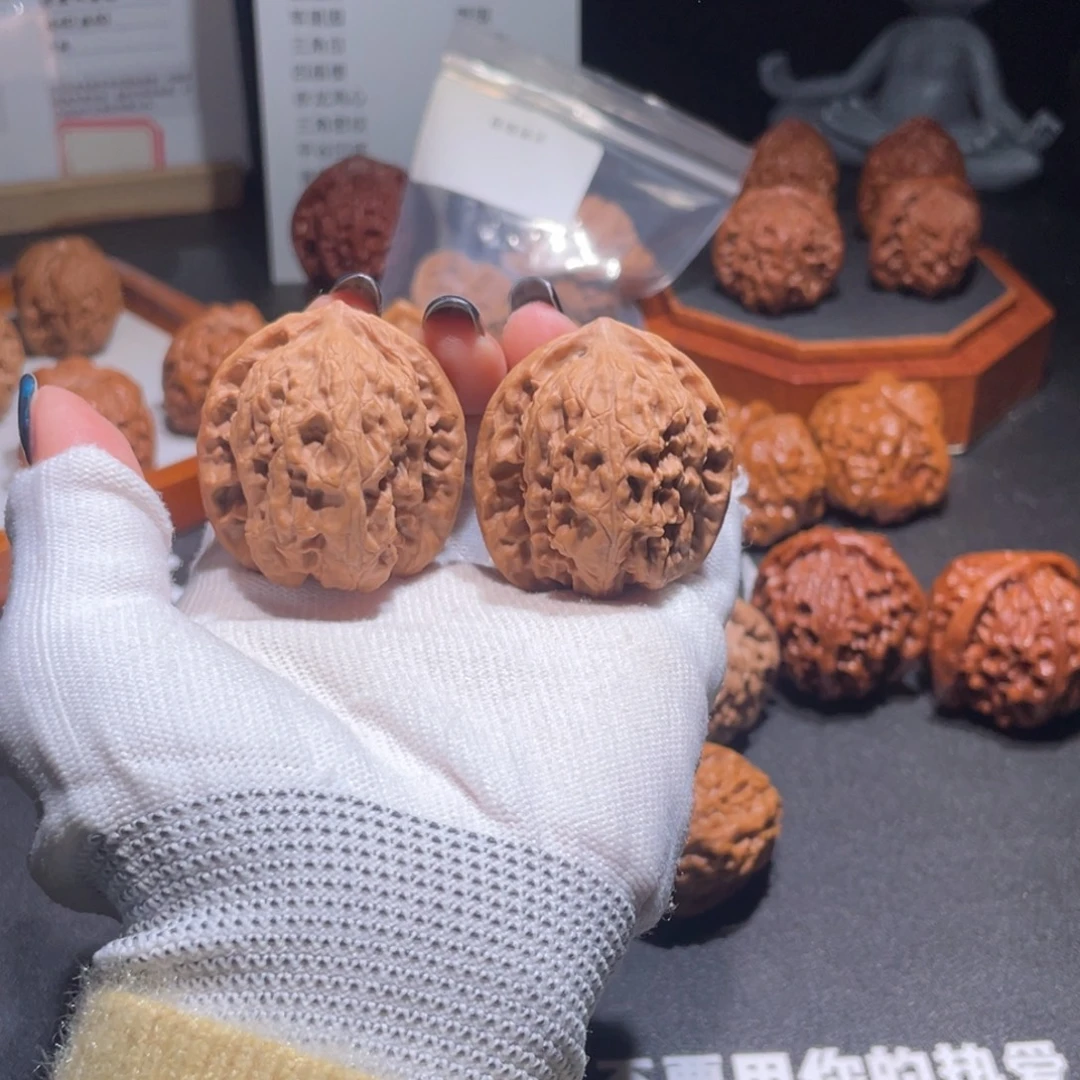 文玩核桃吊坠39.40野狼5792