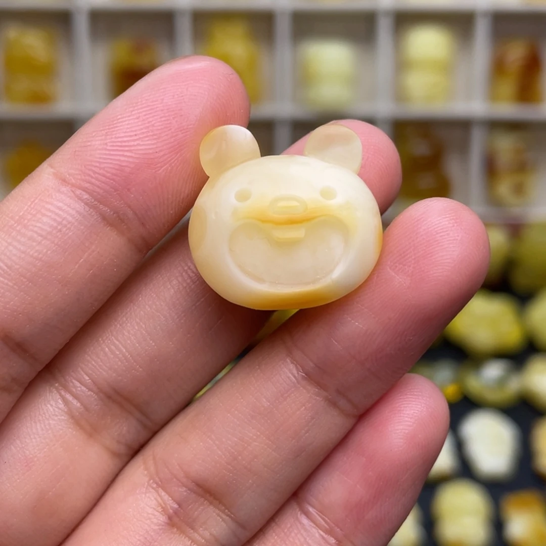 琥珀颈饰未镶嵌熊头