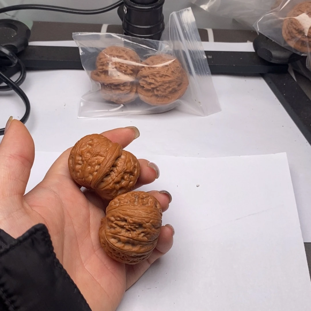 文玩核桃吊坠元宝