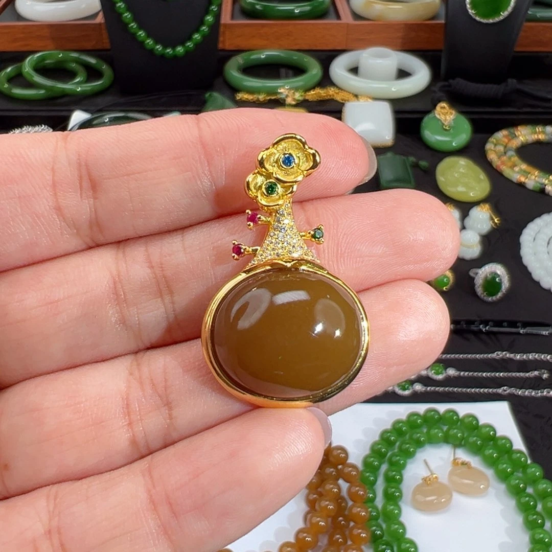 和田玉（糖玉）银S925镶嵌颈饰