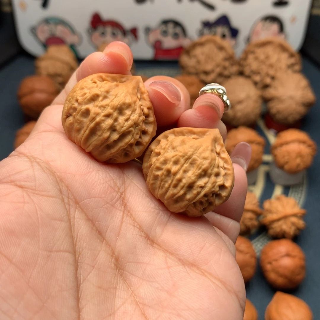 文玩核桃把件站****远核桃