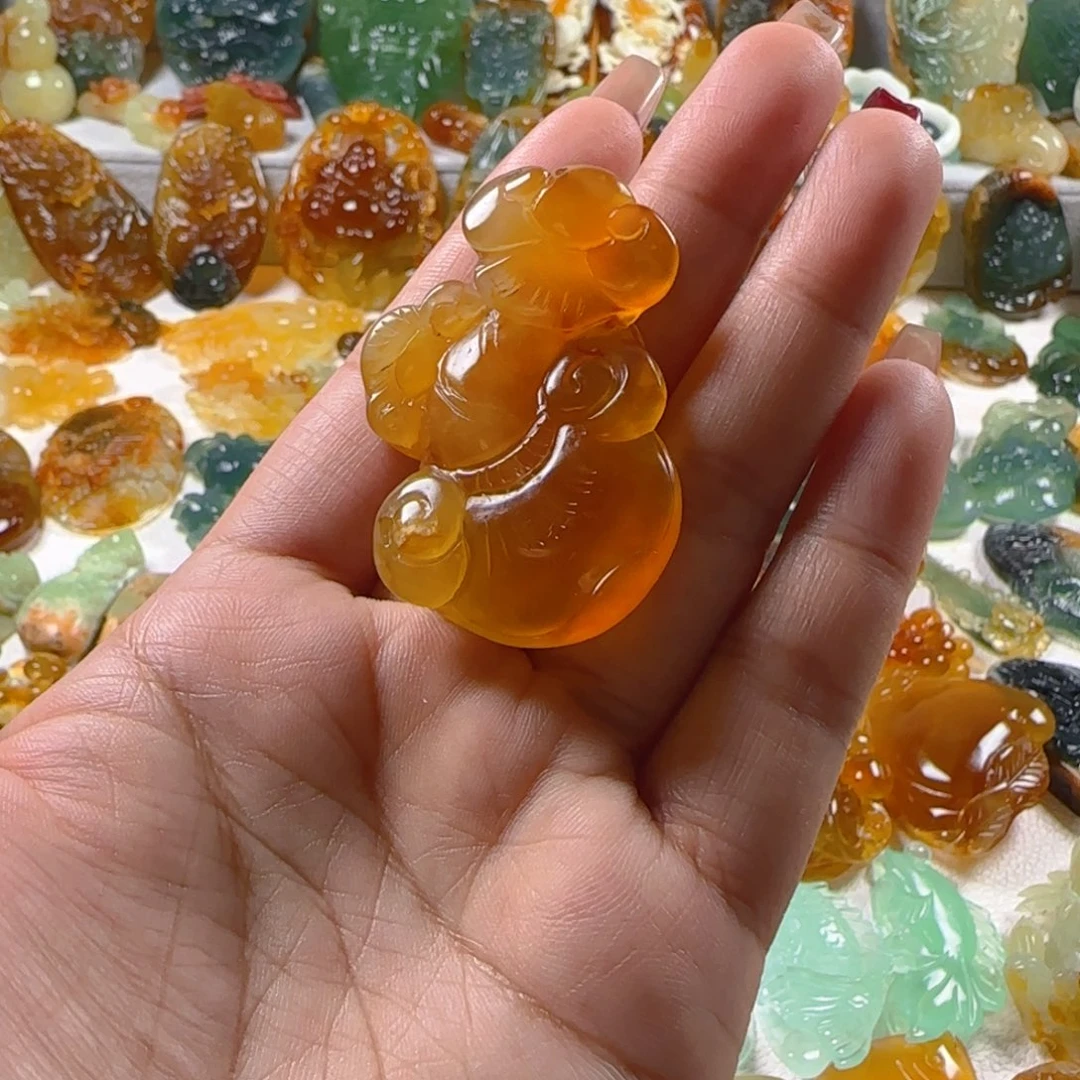 蛇纹石玉颈饰未镶嵌