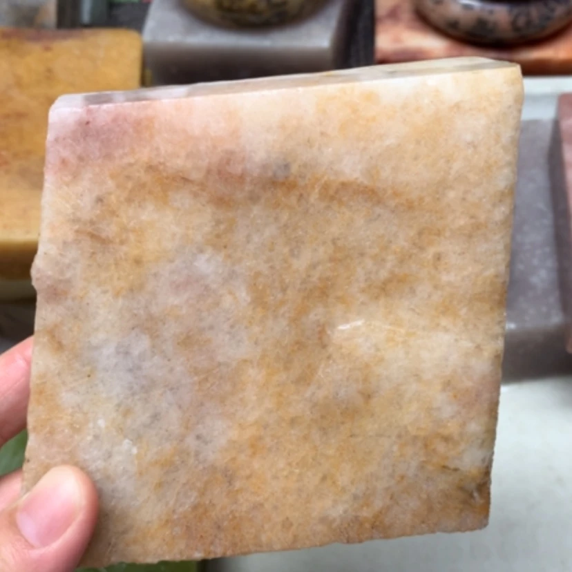 【闪购商品】未镶嵌手镯石英质玉冰冰俏色